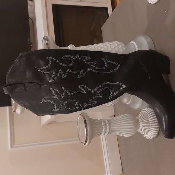 BLACK COWBOY BOOTS - Picture 1 of 4